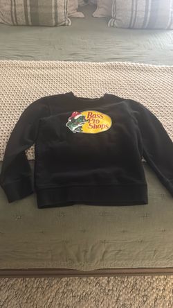 Bass bros Christmas sweater size m ( youth )