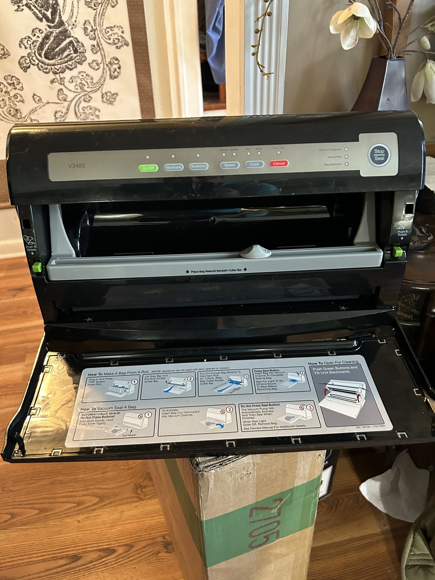 FOODSAVER V3485 Vacuum Sealer