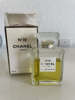 Chanel #19 / Old Edition