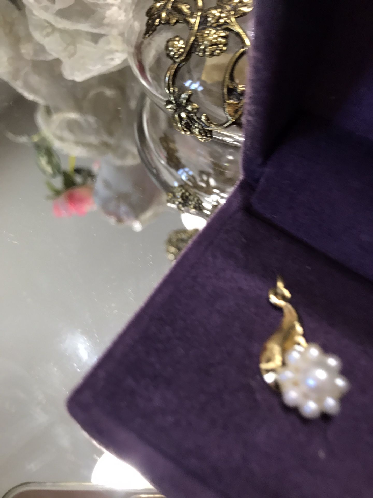 Pretty! Gold pearl flower Pendant