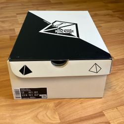 Kyrie Low 5 Men’s 11 Basketball Shoes