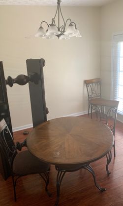 Table set (3) Chairs