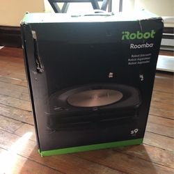 iRobot Roomba (Robot Vacuum) 
