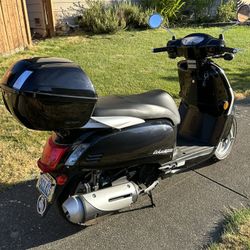 Kymco Like 200i scooter 