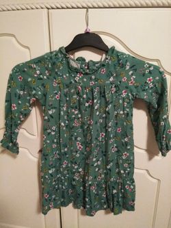 Súper cute dress from H&m new condition 2T pick up in oak cliff