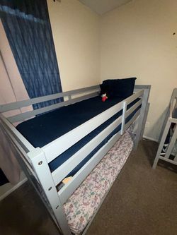 Twin floor beds
