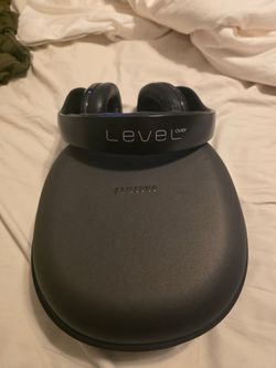 Samsung Level 1 wireless headphones with case