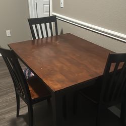 Table w/chairs