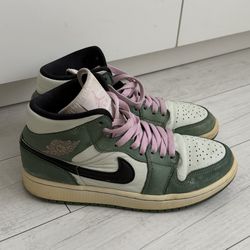 Wmns Air Jordan 1 Mid SE 'Dutch Green'