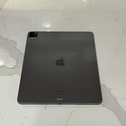 iPad Pro 12.9" 512GB 6th Generation - Great Condition