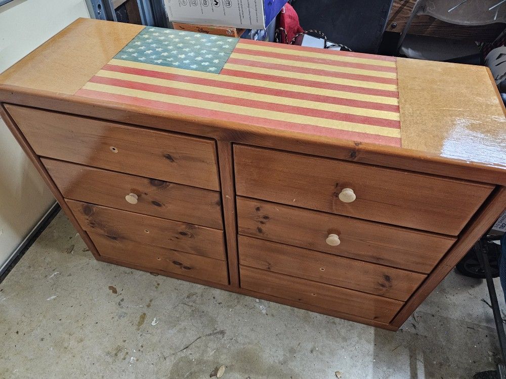 Solid Wood 8 Drawer Dresser