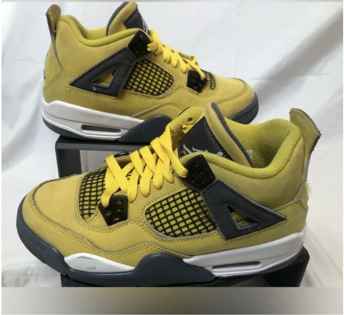 Lightning 4s Size 4