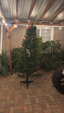 6.5 Un-lit Christmas Tree
