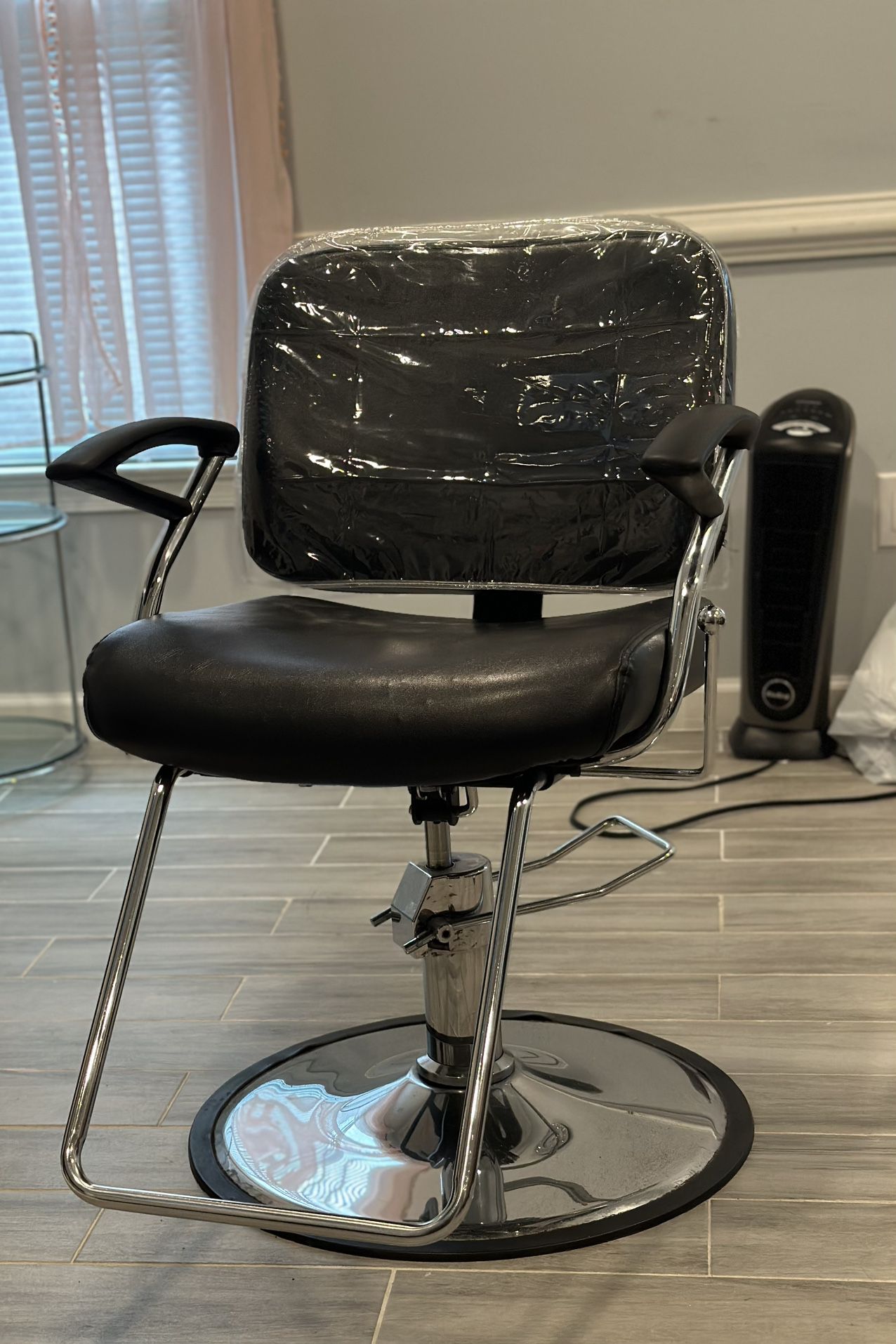 Reclinables Shampoo Or Waxing Chair 