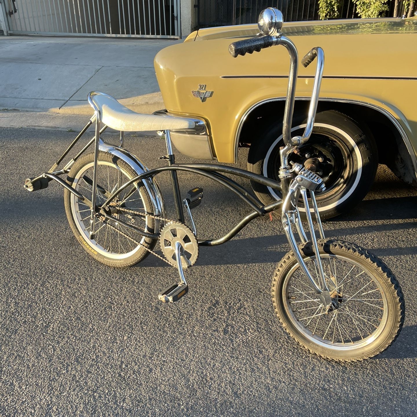 vintage schwinn stingray bicycles 90's Schwinn Stingray Bike for Sale in Los Angeles, CA