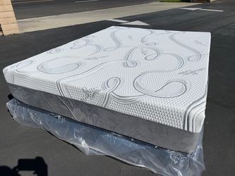 Queen Organic Hybrid Cool Gel Memory Foam Mattress!!