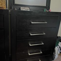 Chest Of Drawers With Mirror 