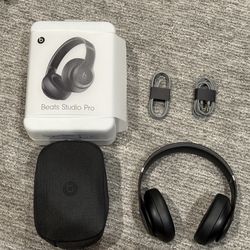 Beats Studio Pro Wireless Over-Ear Noise-Cancelling Headphones Black 