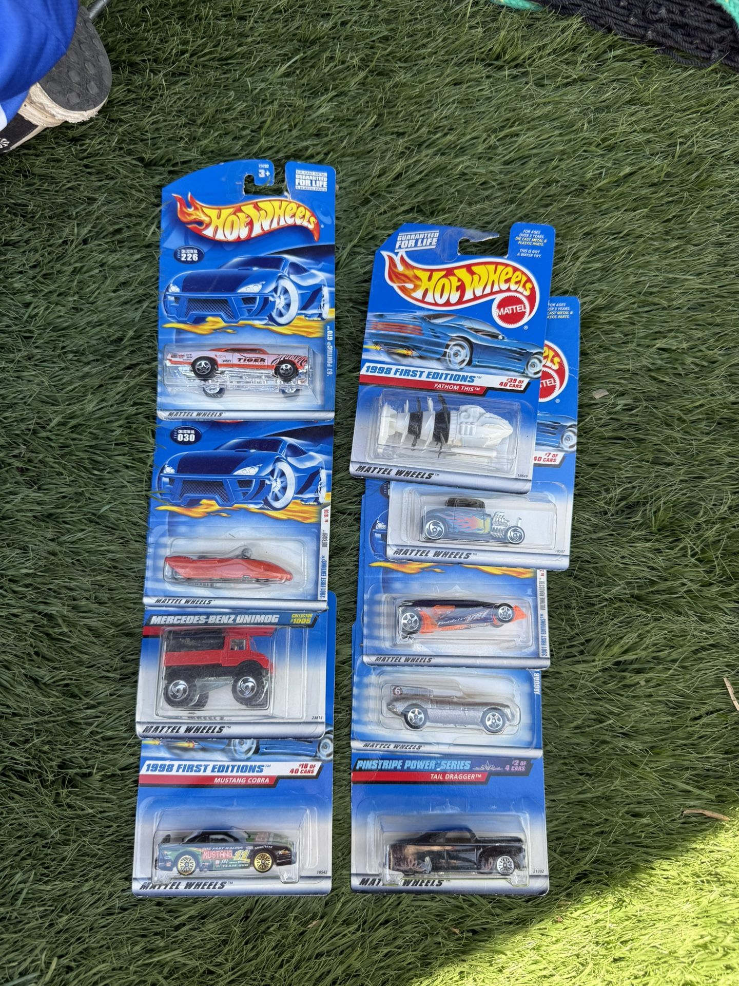 HOT WHEELS
