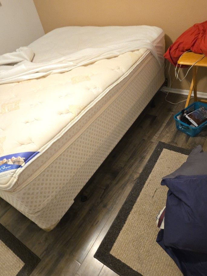 Queen Bed
