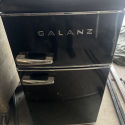 Galanz Mini Fridge 