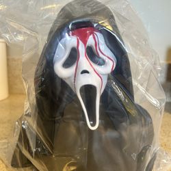 “Scream” Ghost-Face popcorn bucket