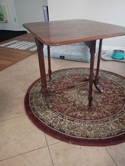 Baker Antique leaf Table NICE!
