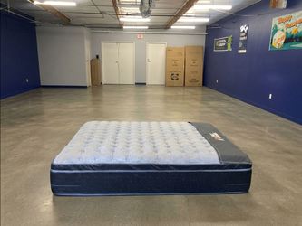 Queen Pillow Top Mattress