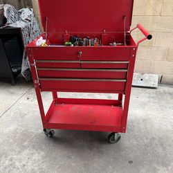 Tools box with wheels with tools included with key 🔑