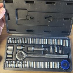 Brand New Socket Wrench Set - Ratchet & Socket Kit with Case
