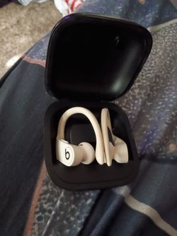 Wireless Beats pros creme color