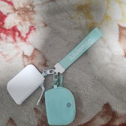  Lululemon Dual Pouch Wristlet Keychaine White And Teal