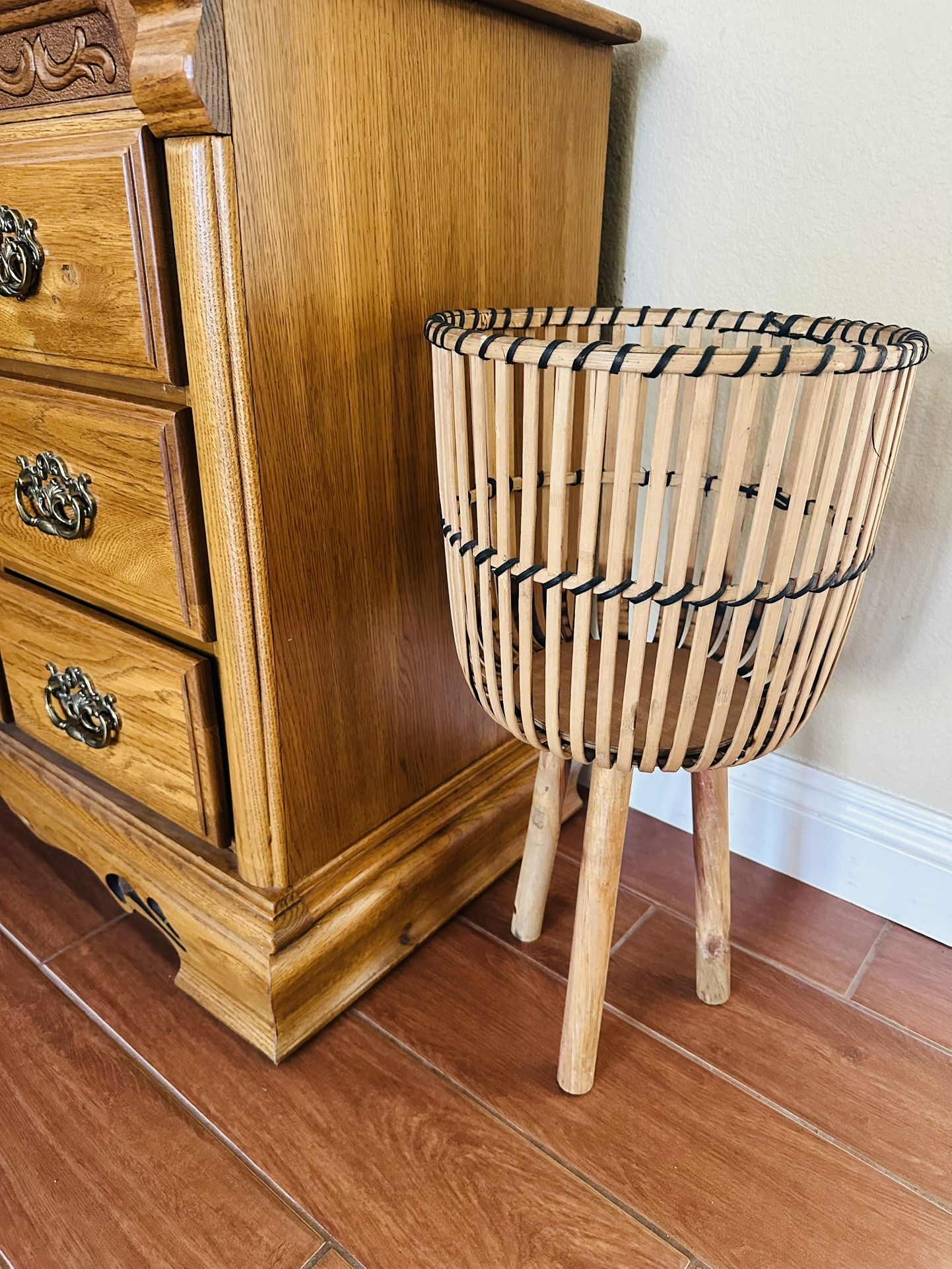 Bamboo Wicker Footed Planter