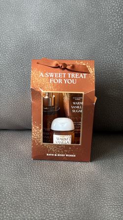 New Bath & Body Works Warm Vanilla Sugar Mini Gift Set Body Spray Hand Sanitizer Body Cream
