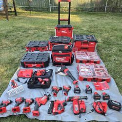 Milwaukee Packout Set With Tools 