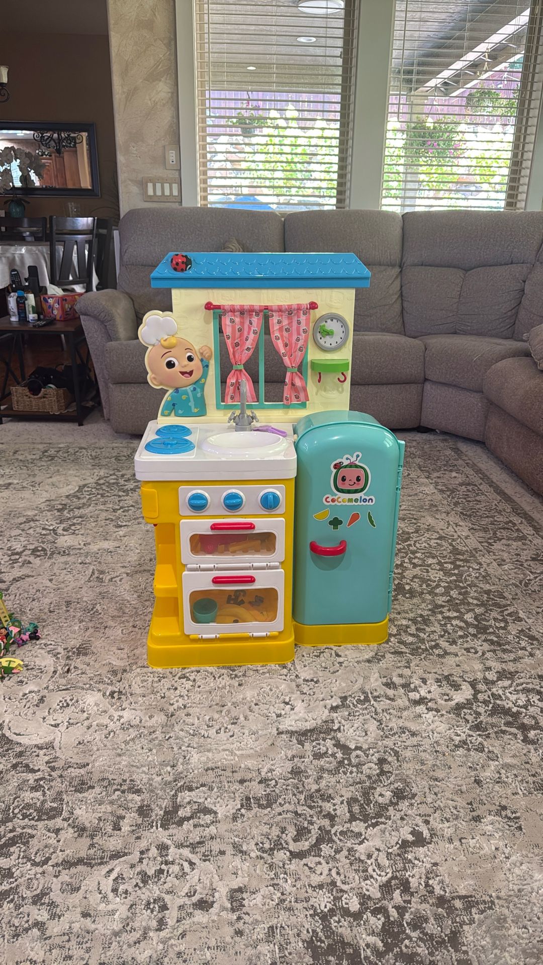 Cocomelon kids kitchen play toy