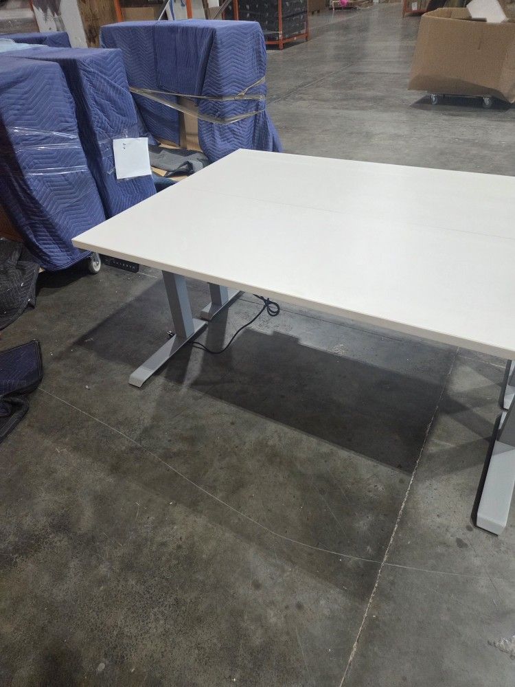 New SIT-STAND DESK (2 QTY)