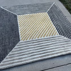 Cool Modern Style Square Area Rug (6’7”x6’7”)