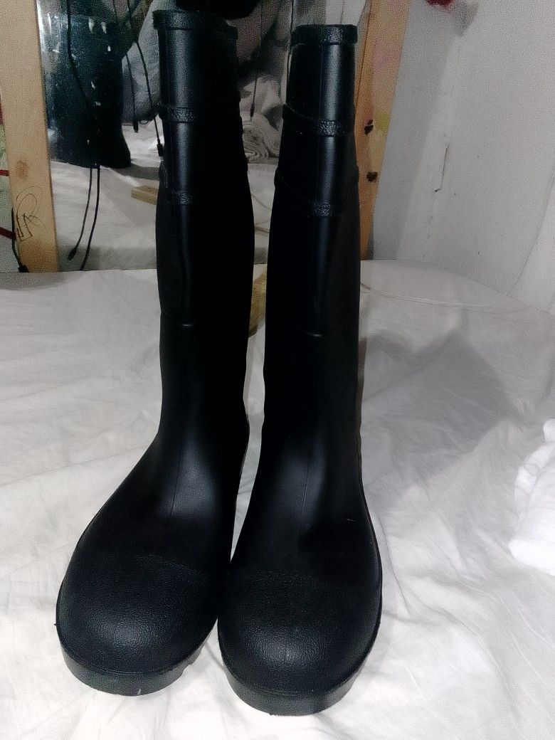 Rain Boots Size 11