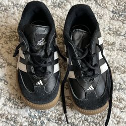Toddler Adidas Size 9.5