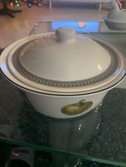 Nice round baker pot