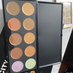 10 Color Foundation And Concealer Palette
