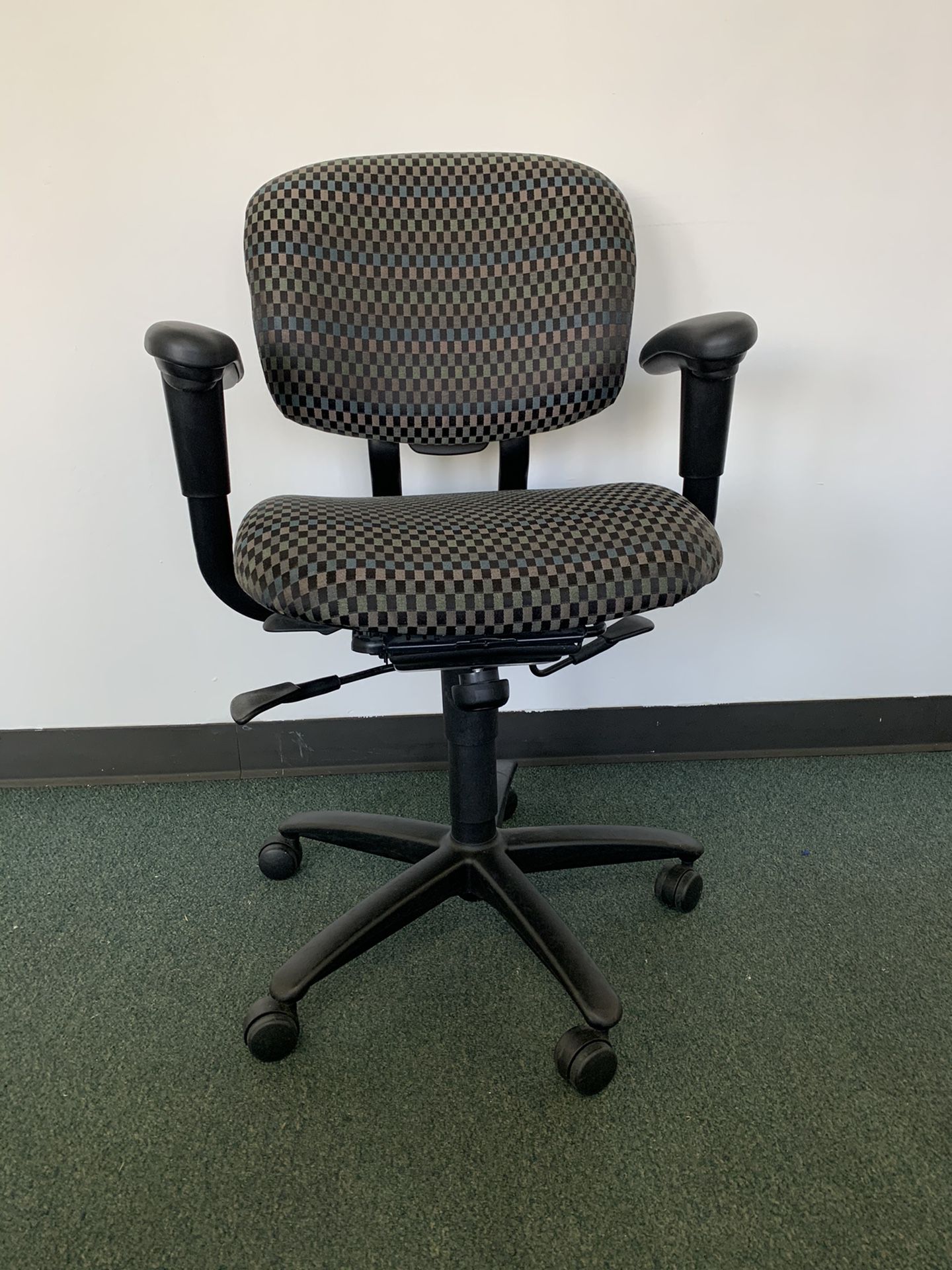 Chair - Haworth Improv HE task chair
