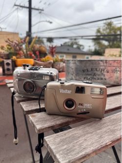 Lot of 2 35mm film cameras - fully working