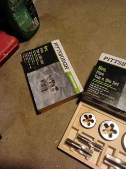Tap and die set