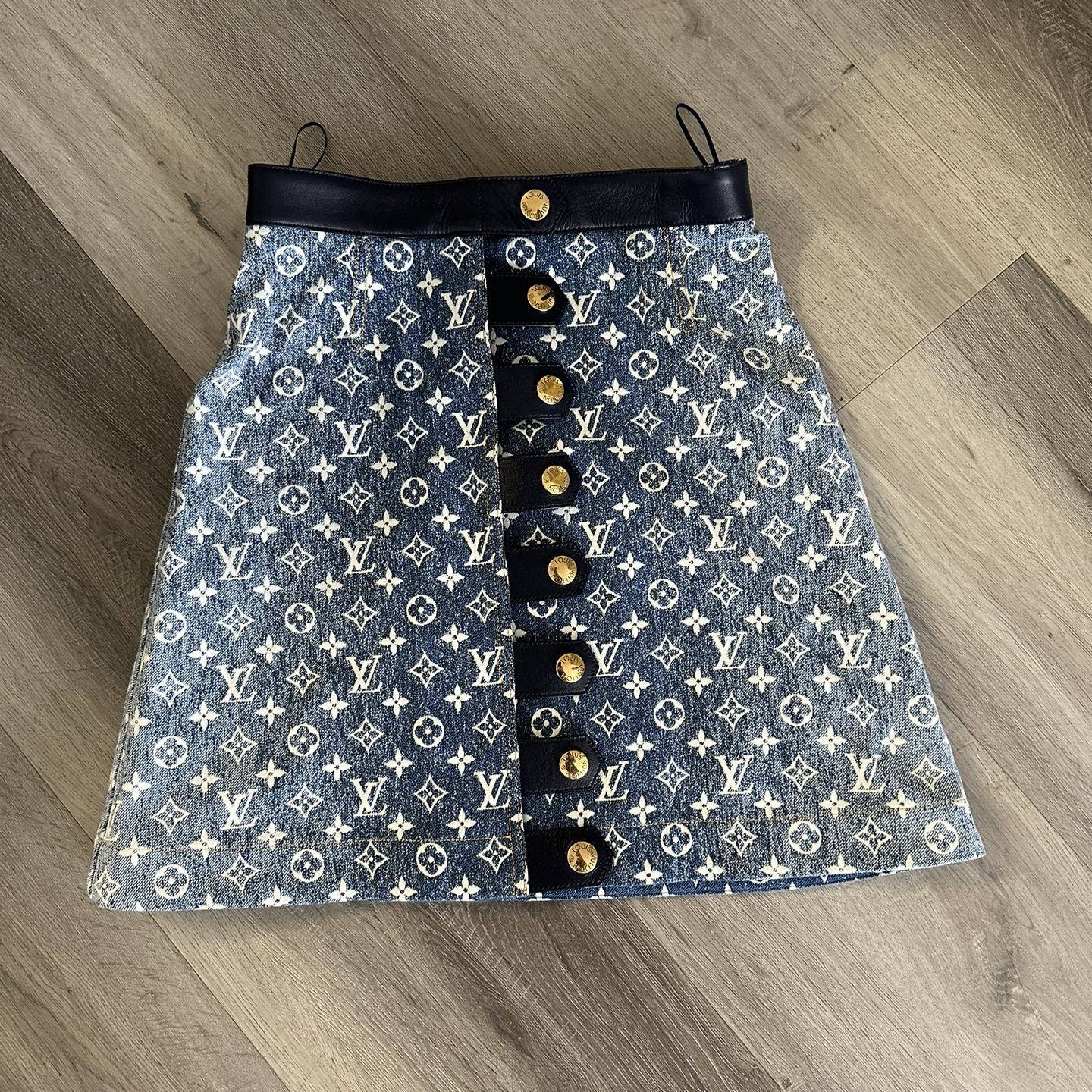 Louis Vuitton Skirt 