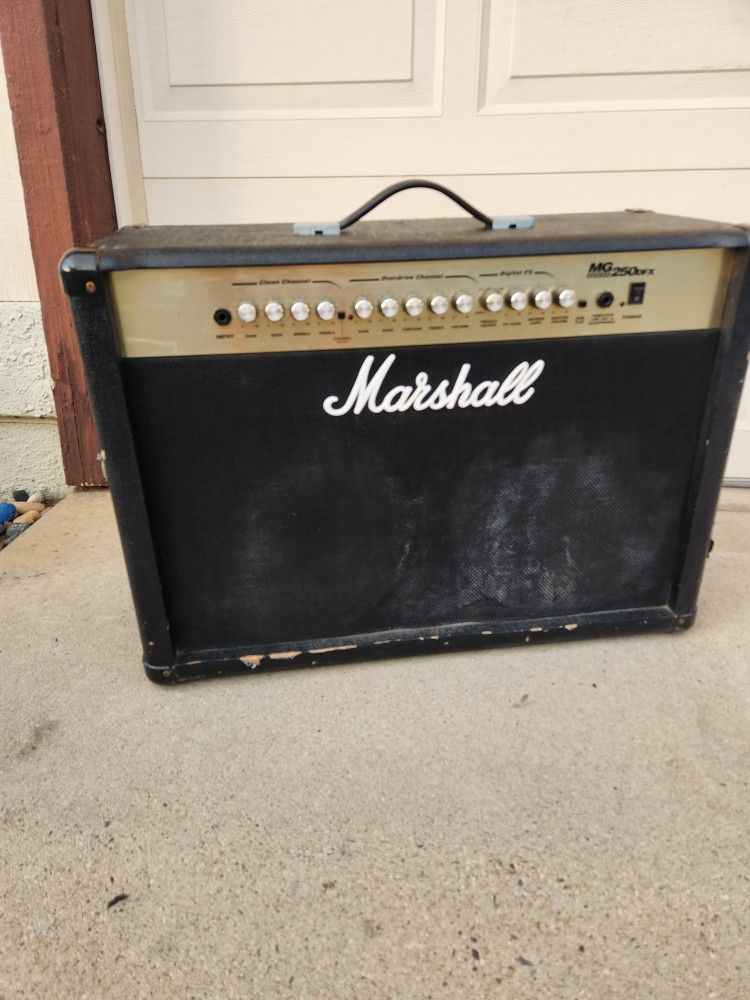 Marshall MG 250dfx