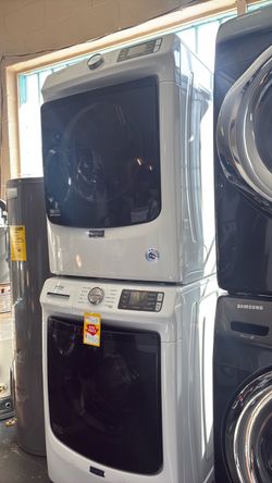 Nice like new Maitag washer and gas dryer set front