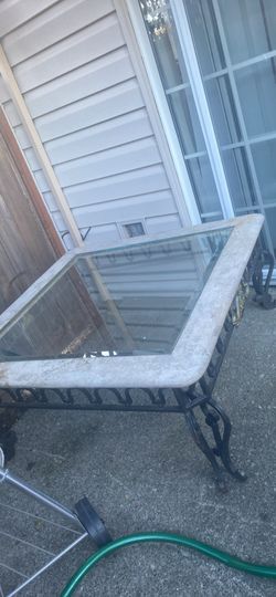 Low Table Selling For Cheap