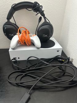 Xbox Series S with Controller and headset NO TRADE